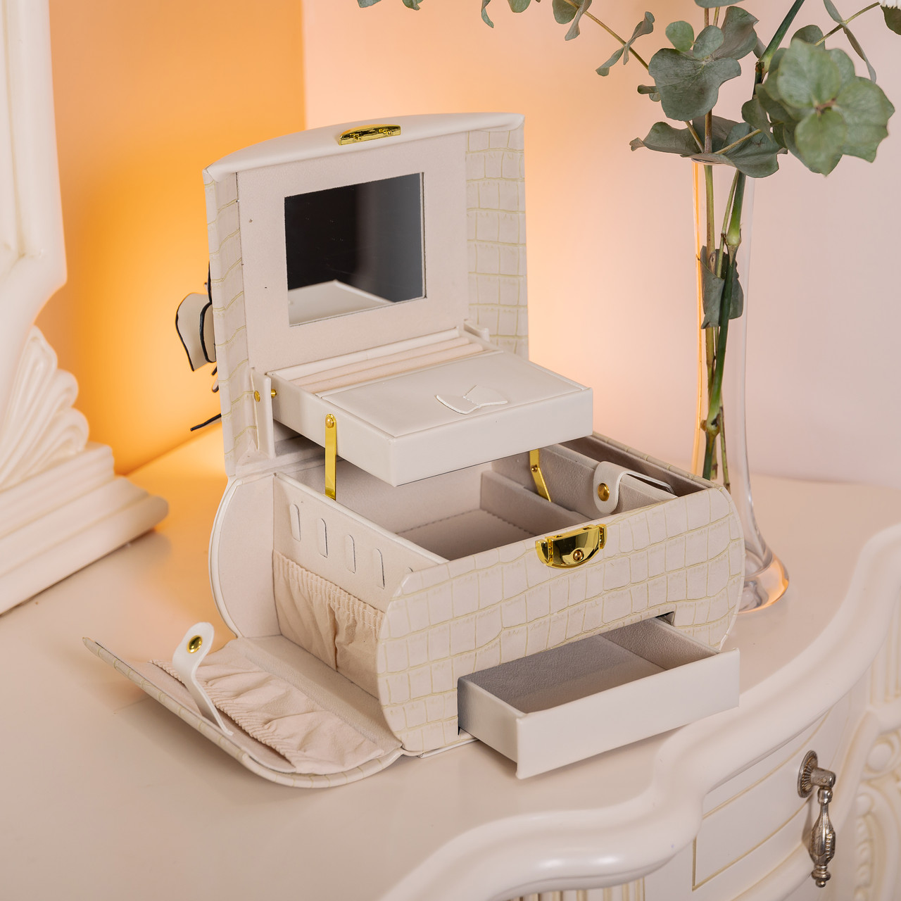 Скринька для прикрас з еко шкіри 3 яруси із замком органайзер для ювелірних виробів