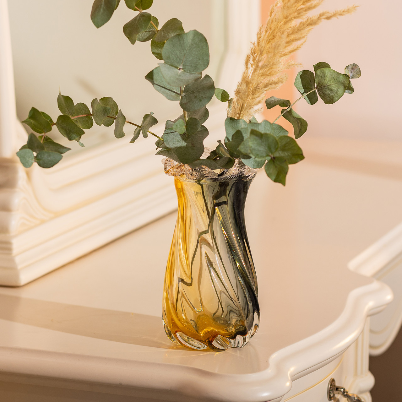 Ваза декоративна 26 см для квітів скляна фігурна ваза з кольорового скла 1.2 л Жовто-сіра