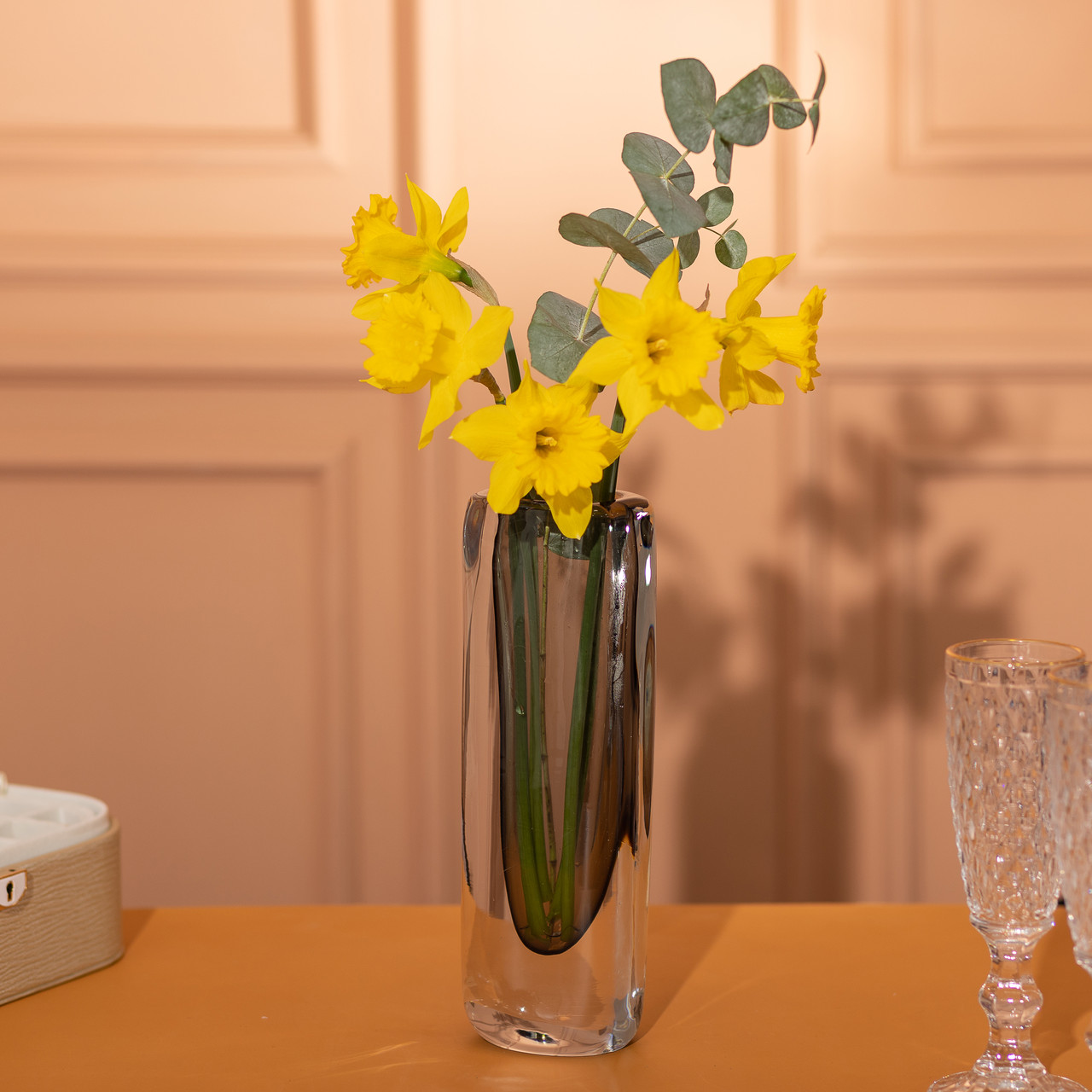 Ваза скляна прозора 7.7х5.5х24.5 см для квітів декоративна 200 мл Сіра