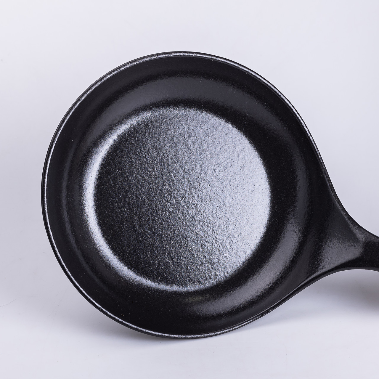 Чавунна сковорода з силіконовою ручкою Ø21 см для електричної та газової плити 500 мл