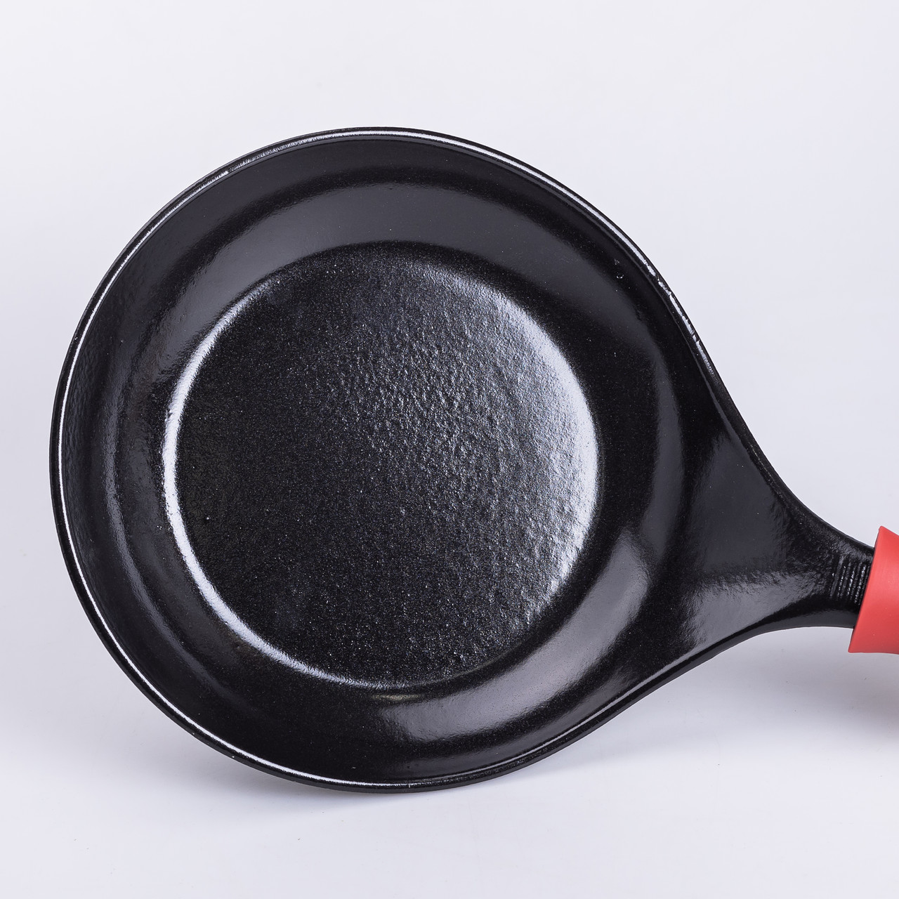 Чавунна сковорода з силіконовою ручкою Ø24,5 см для електричної та газової плити 1 л