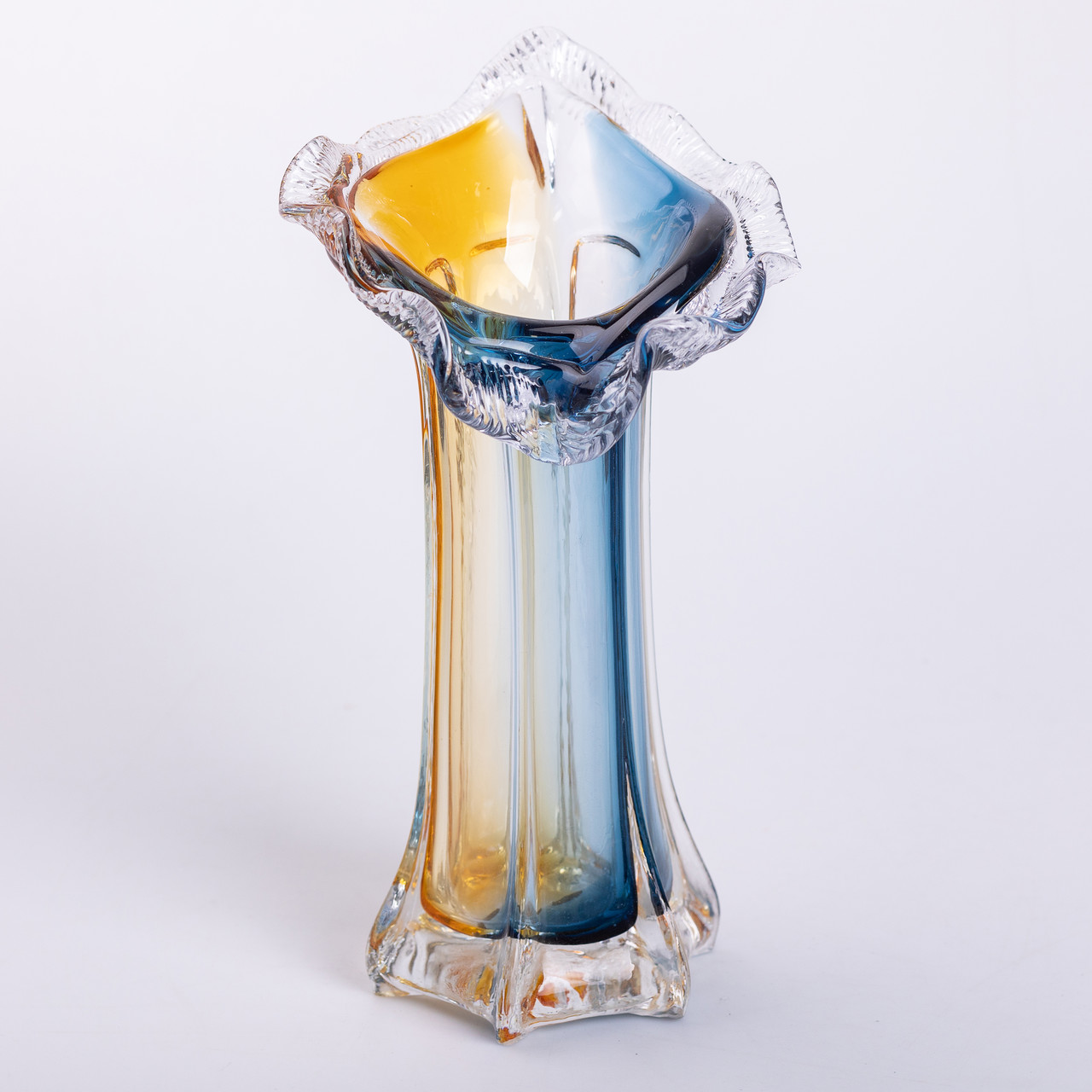 Декоративна скляна оригінальна ваза для квітів 29 см стильна фігурна ваза 500 мл Жовто-синя