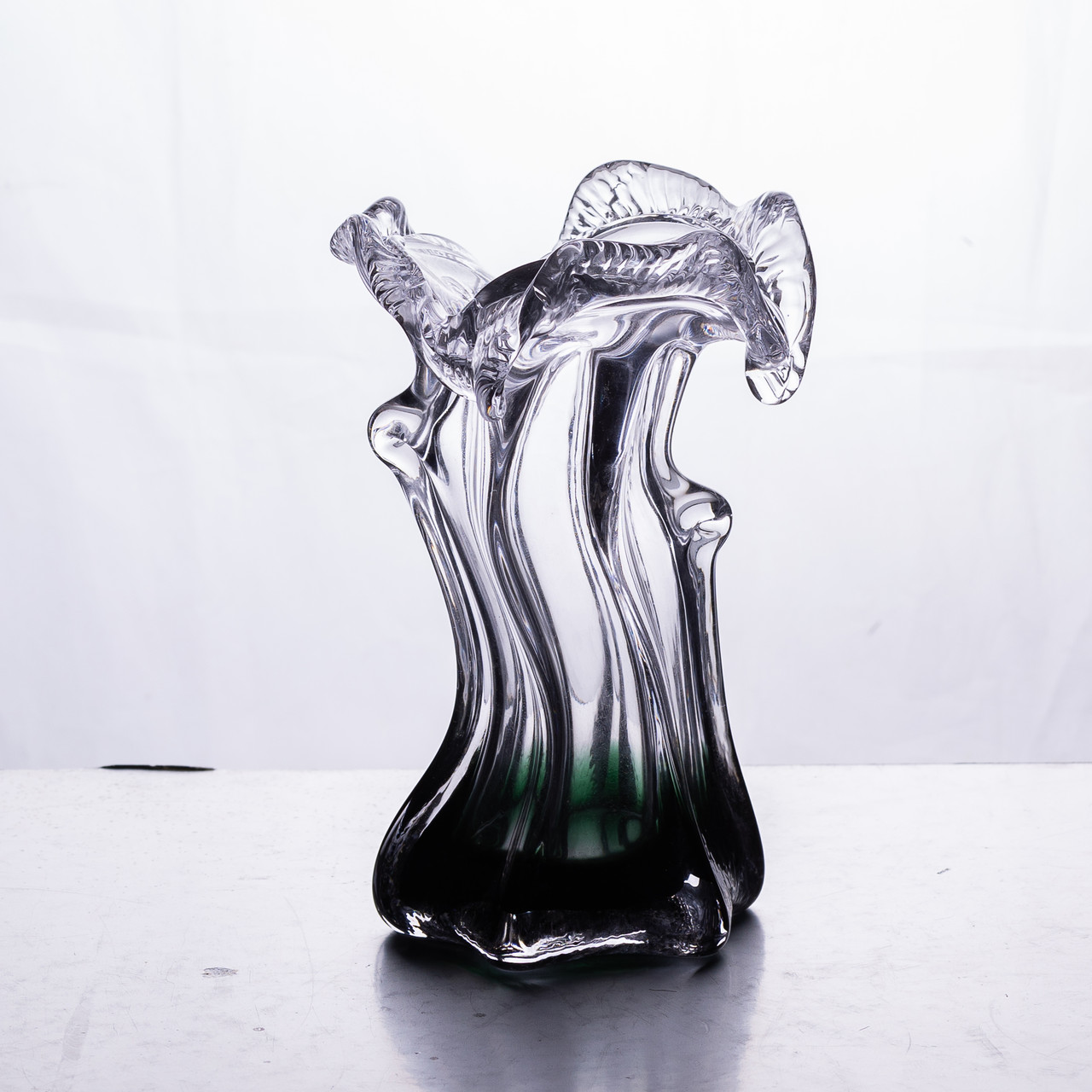 Декоративна скляна ваза для квітів 15.5 см фігурна ваза 100 мл Зелена