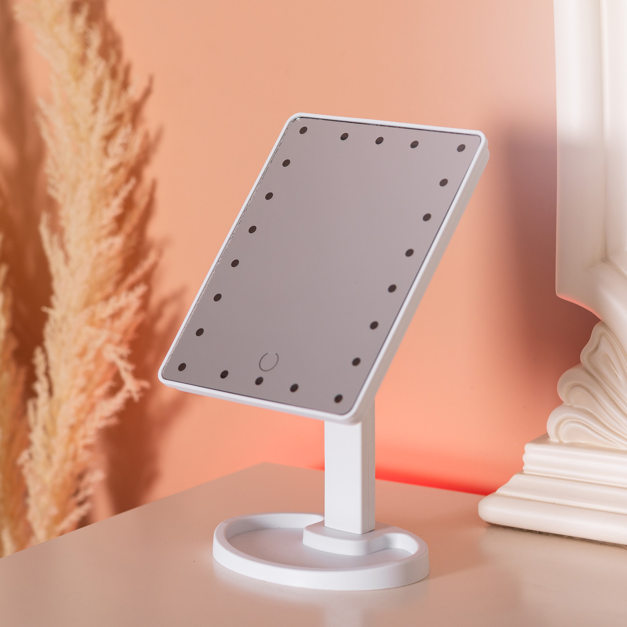 Настільне дзеркало з підсвічуванням 22 LED для макіяжу 21х16 см прямокутне на ніжці USB Біле