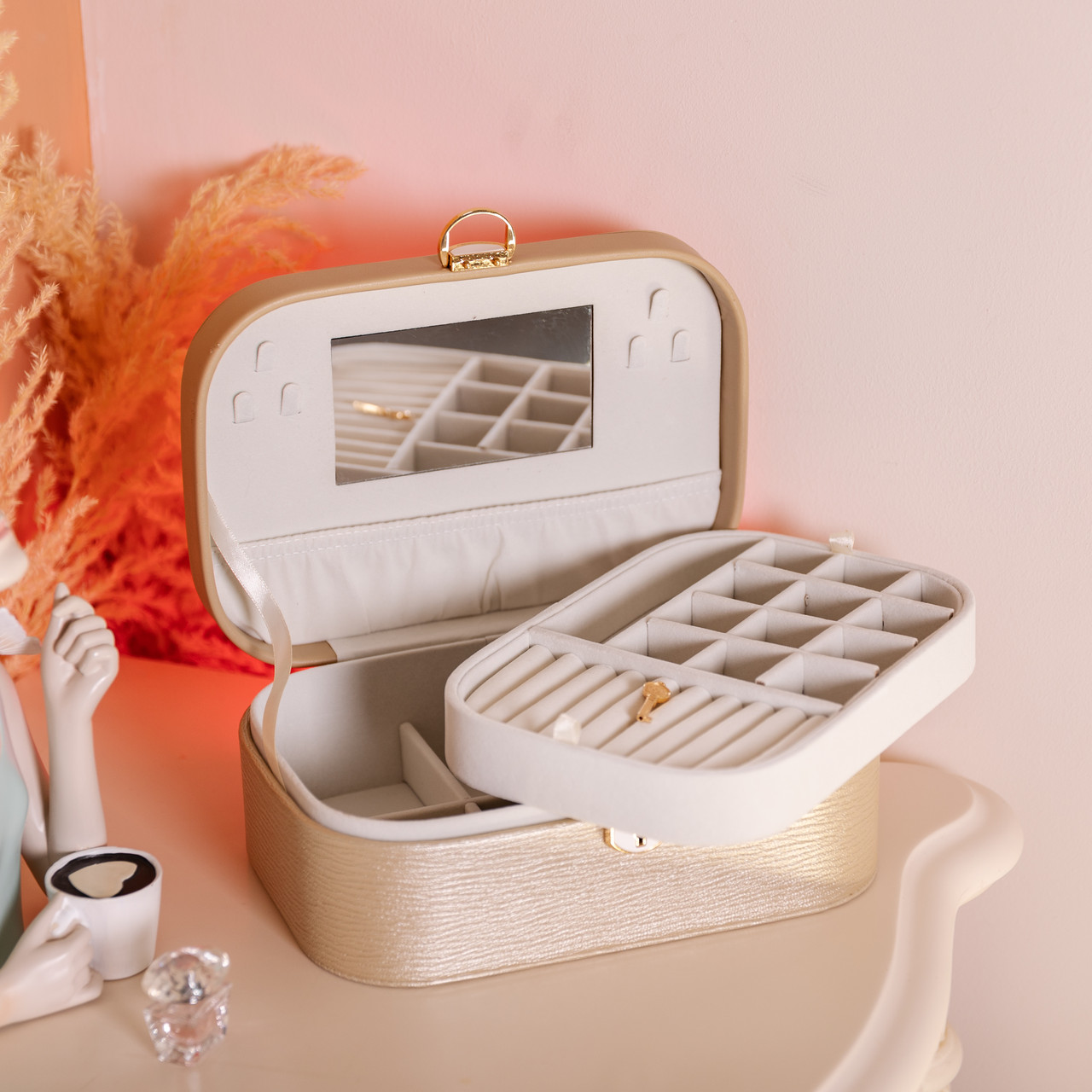 Скринька для прикрас з еко шкіри 2 яруси із замком органайзер для ювелірних виробів