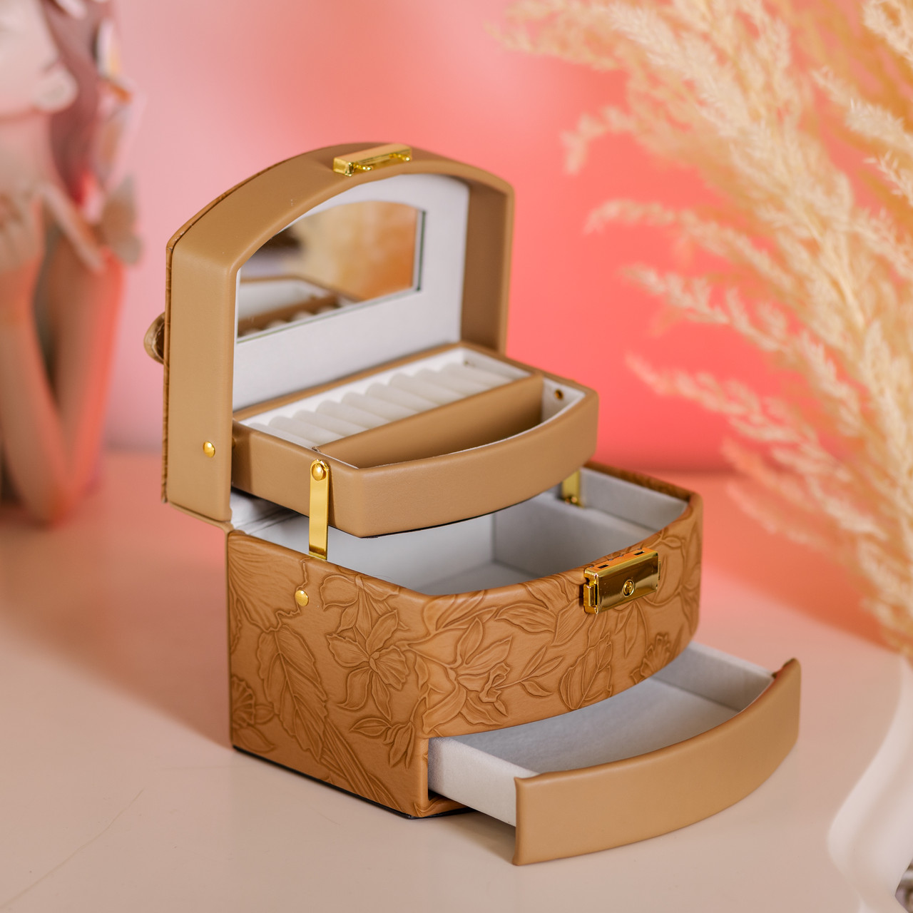 Скринька для прикрас з еко шкіри 3 яруси із замком органайзер для ювелірних виробів