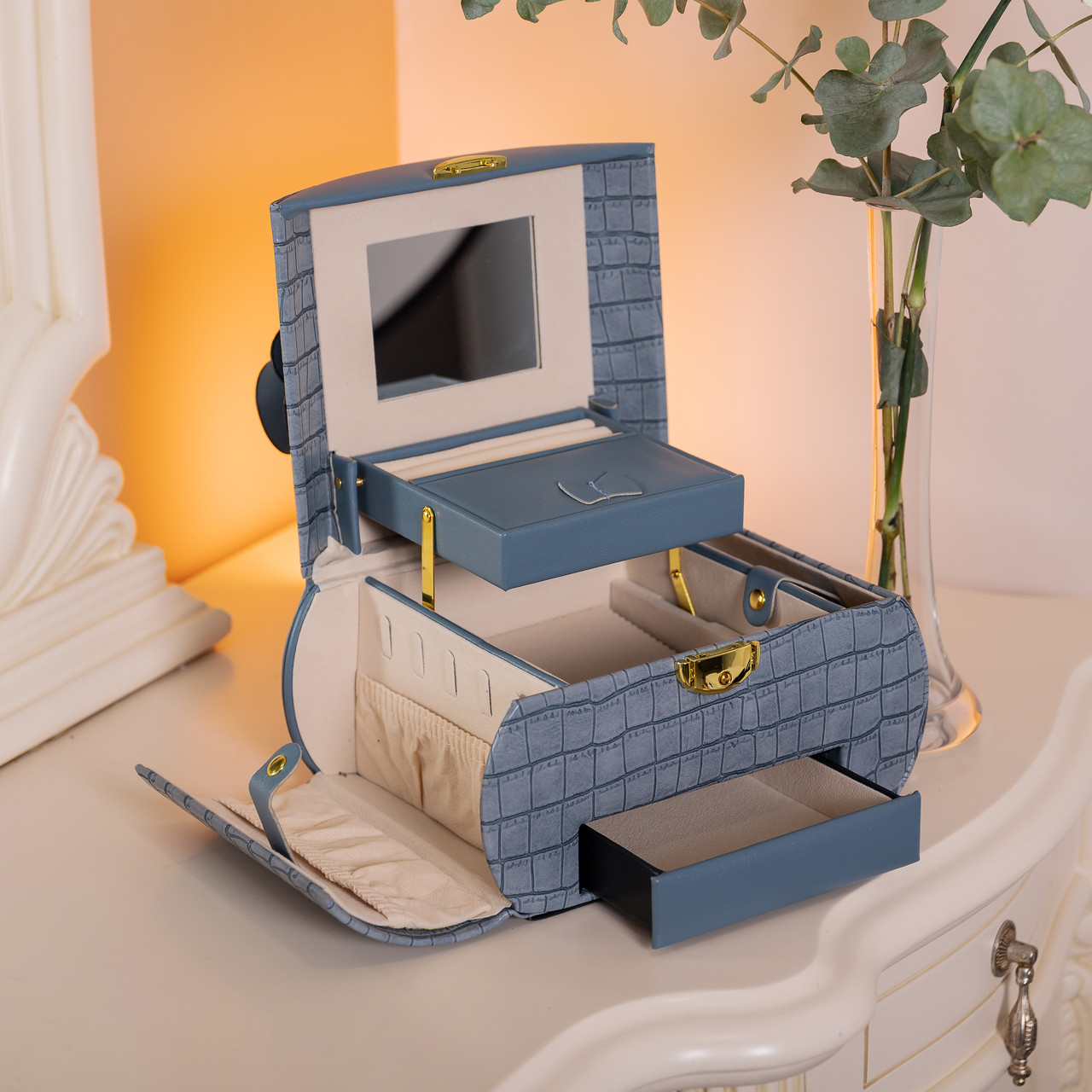 Скринька для прикрас з еко шкіри 3 яруси із замком органайзер для ювелірних виробів