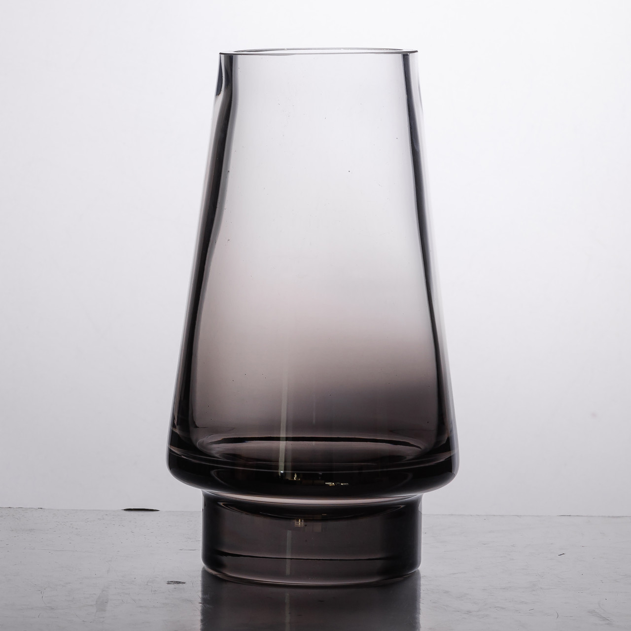 Скляна ваза для квітів 1.8 л декоративна прозора ваза для букета 25 см Сіра