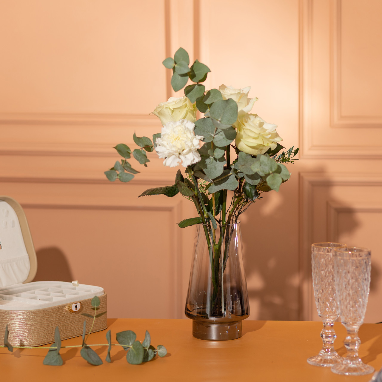 Скляна ваза для квітів 1.8 л декоративна прозора ваза для букета 25 см Сіра