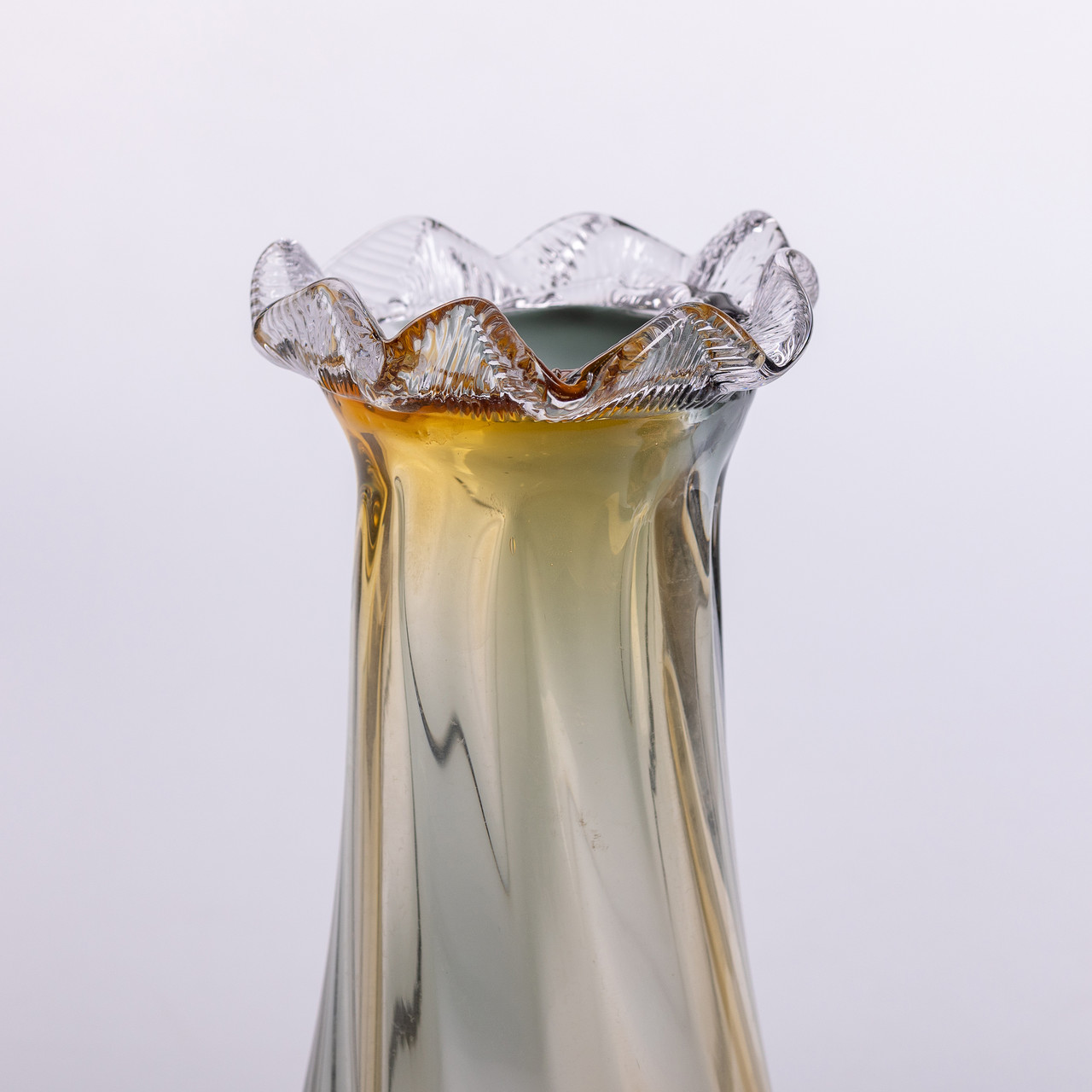 Ваза декоративна 30 см для квітів скляна фігурна ваза з кольорового скла 1.8 л Жовто-сіра