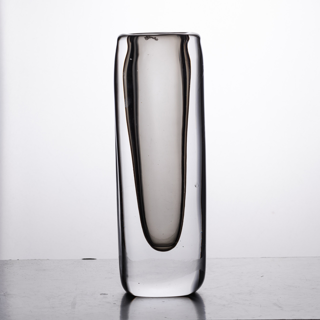 Ваза скляна прозора 7.7х5.5х24.5 см для квітів декоративна 200 мл Сіра