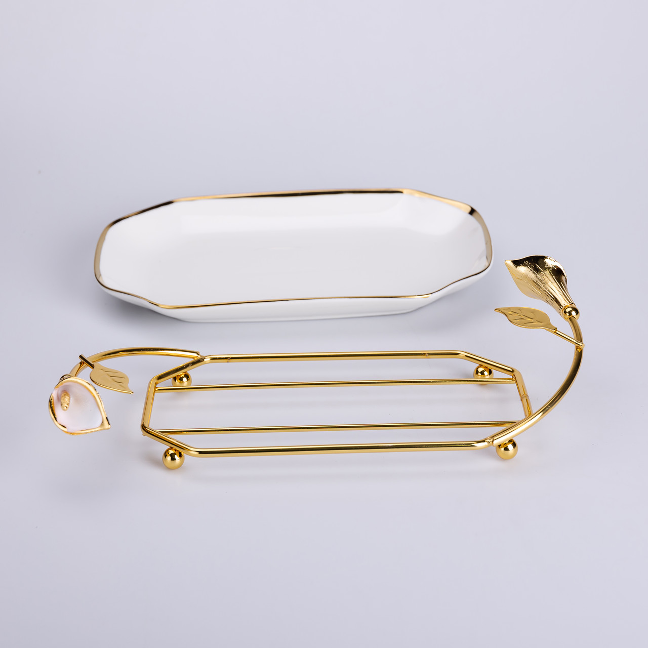 Керамічна фруктовниця на підставці 26×15×3.5 см Біла із золотом