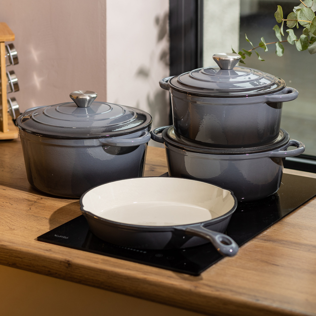 Набір чавунного посуду для приготування 3 каструлі та сковорода з емальованим покриттям Сірий HP-1-5