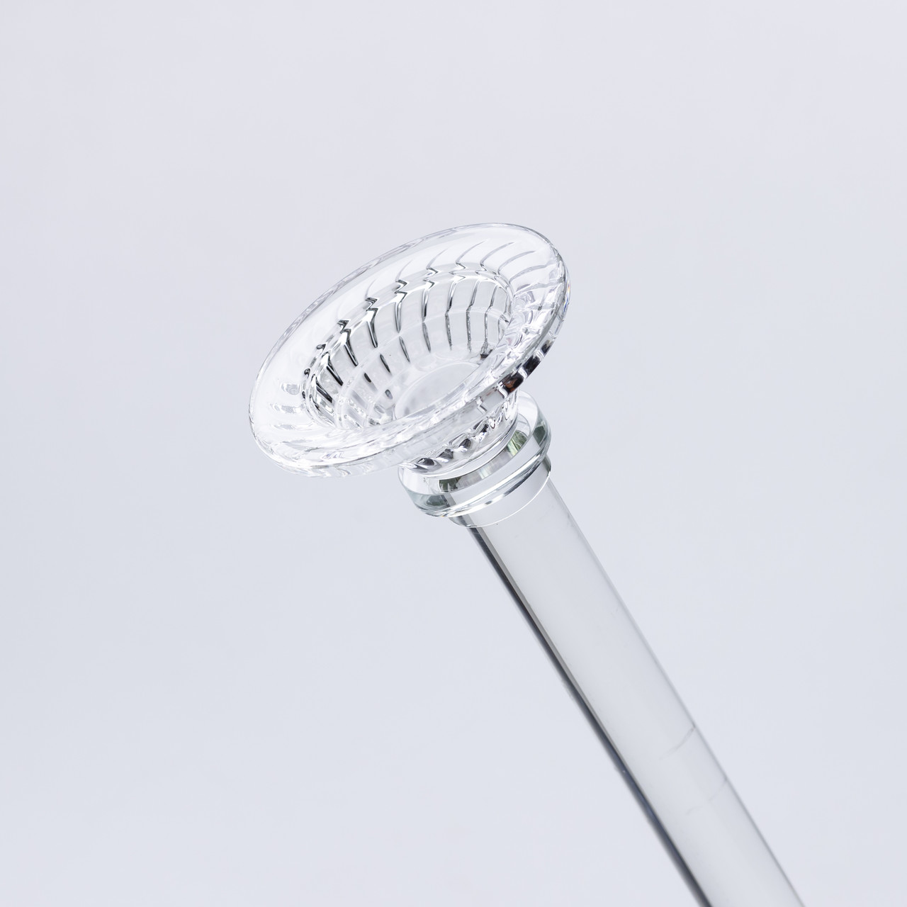 Підсвічник скляний на тонкій ніжці 9×34 см прозорий декоративний підсвічник на стіл