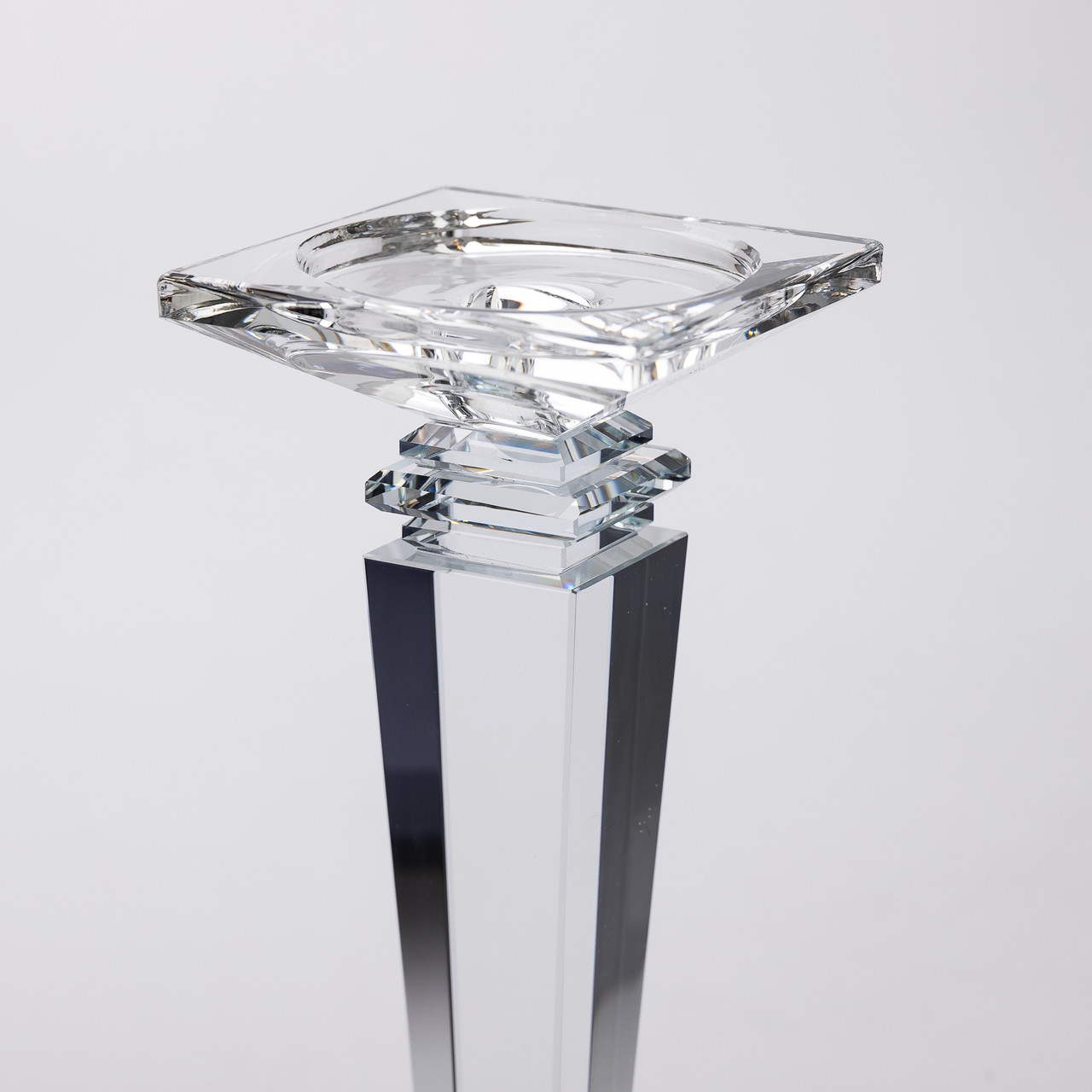 Підсвічник скляний на високій ніжці 9.5×9.5×24 см декоративний прозорий