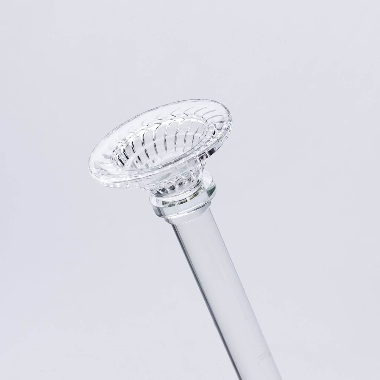 Підсвічник скляний на тонкій ніжці 9×29 см прозорий декоративний підсвічник на стіл