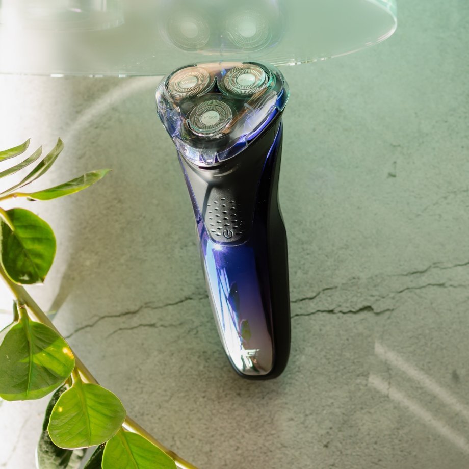 Електробритва чоловіча з LED-дисплеєм професійна VGR V-306