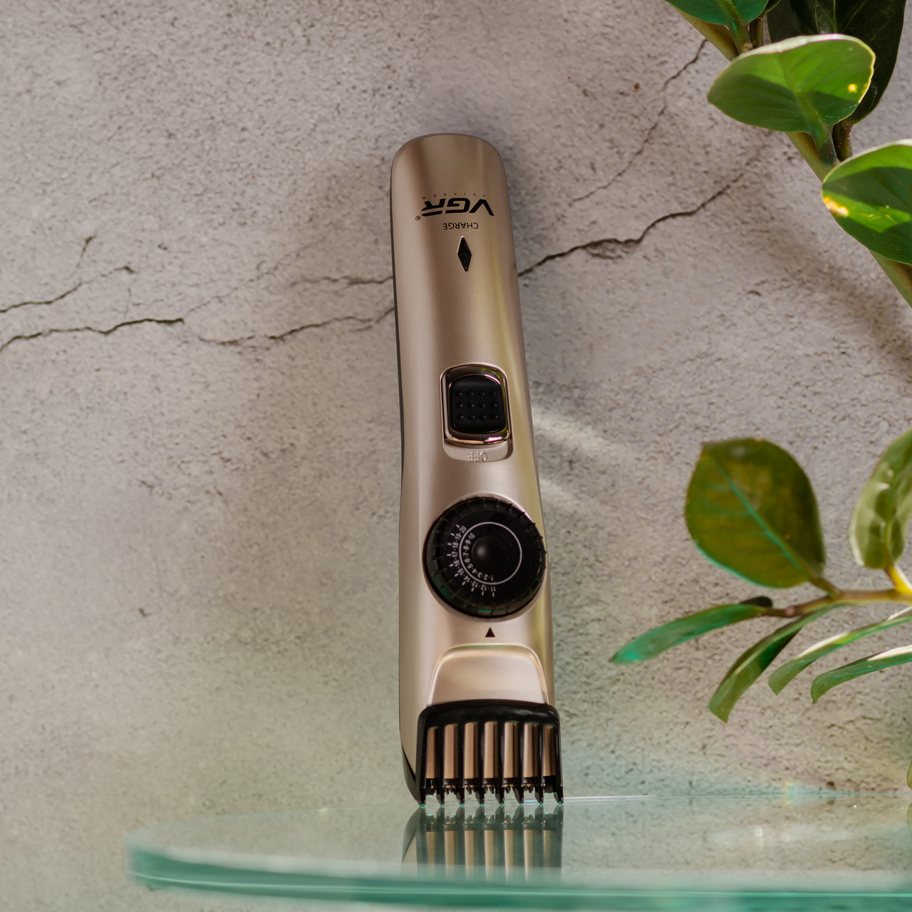 Машинка для стрижки волосся та бороди  на акумуляторі з насадками Золотистий VGR V-031