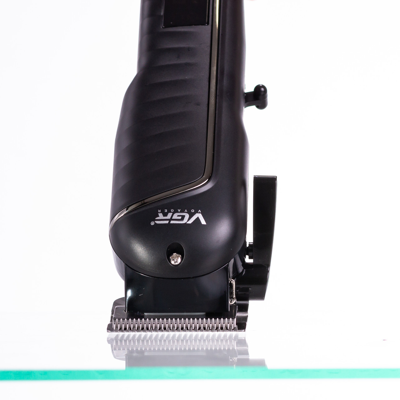 Машинка для стрижки LED професійна з насадками VGR V-683