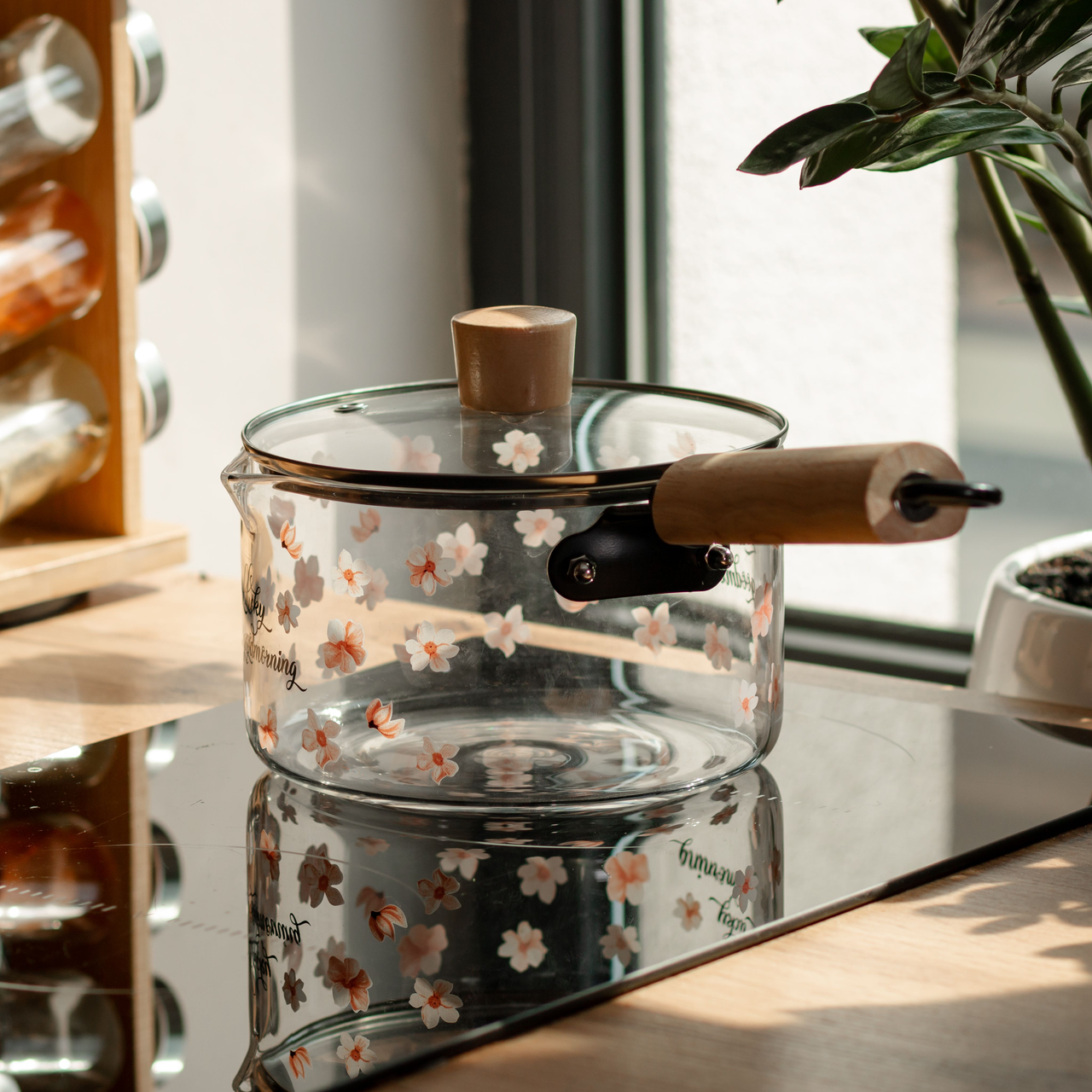 Скляний ківш із кришкою для кухні 1.8 л ручкою і носиком HP-34-19