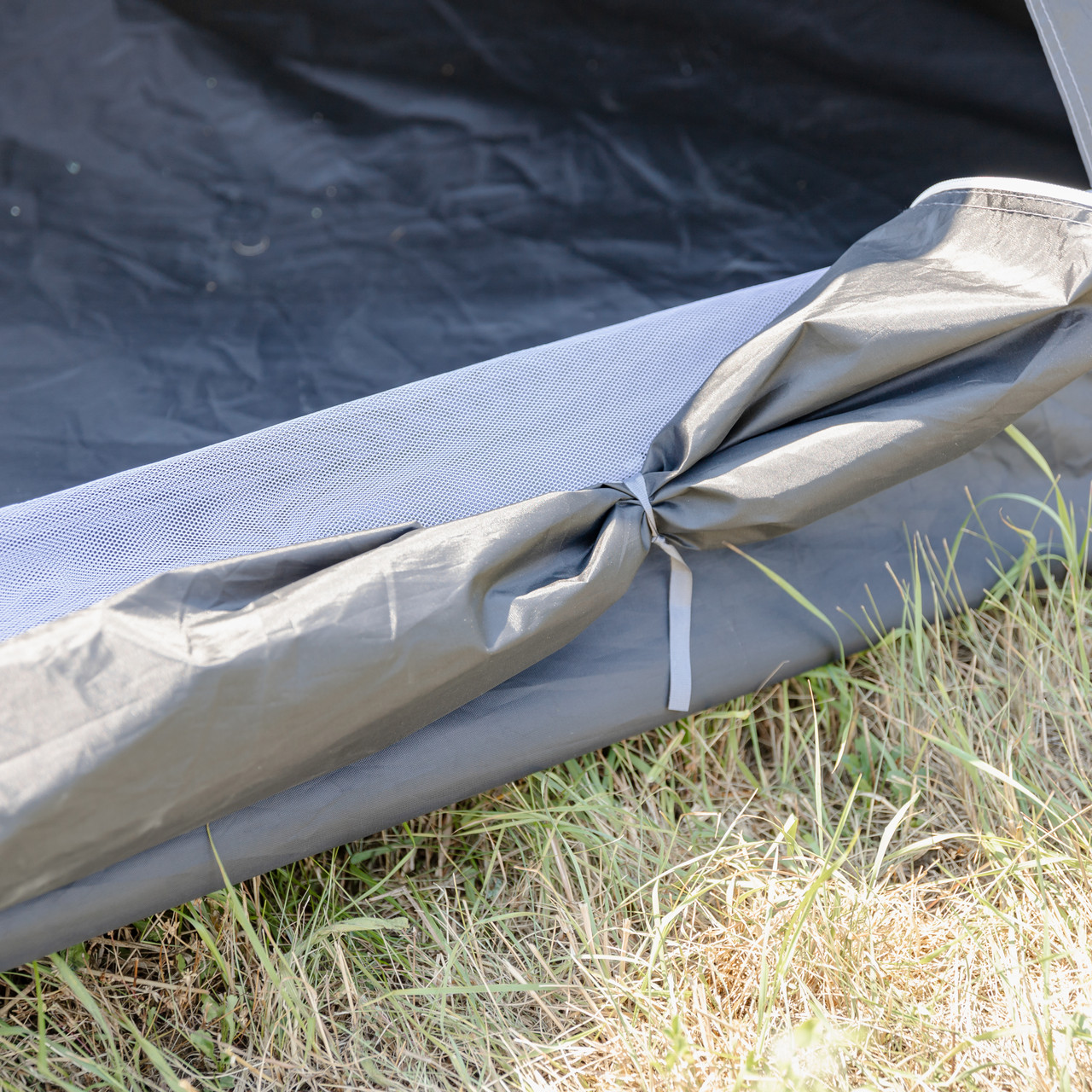 Намет двомісний 200×150×120 см кемпінговий туристичний для риболовлі LU-025B Чорний