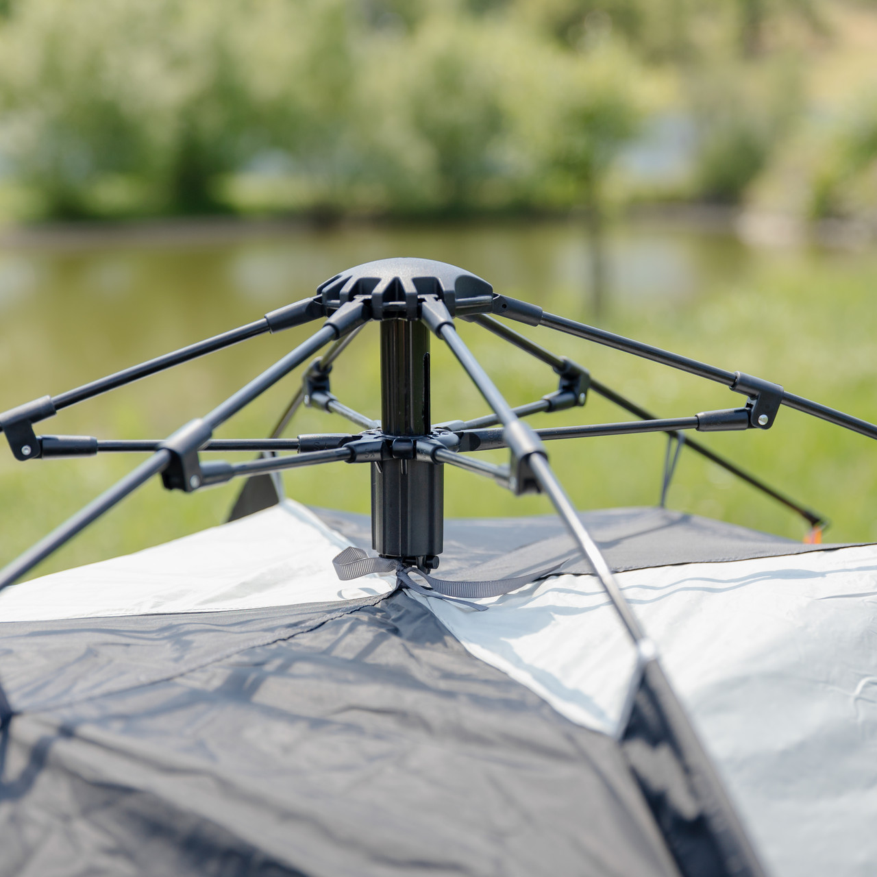 Намет автоматичний тримісний 2 на 2 (м) кемпінговий туристичний LU-016B Чорний