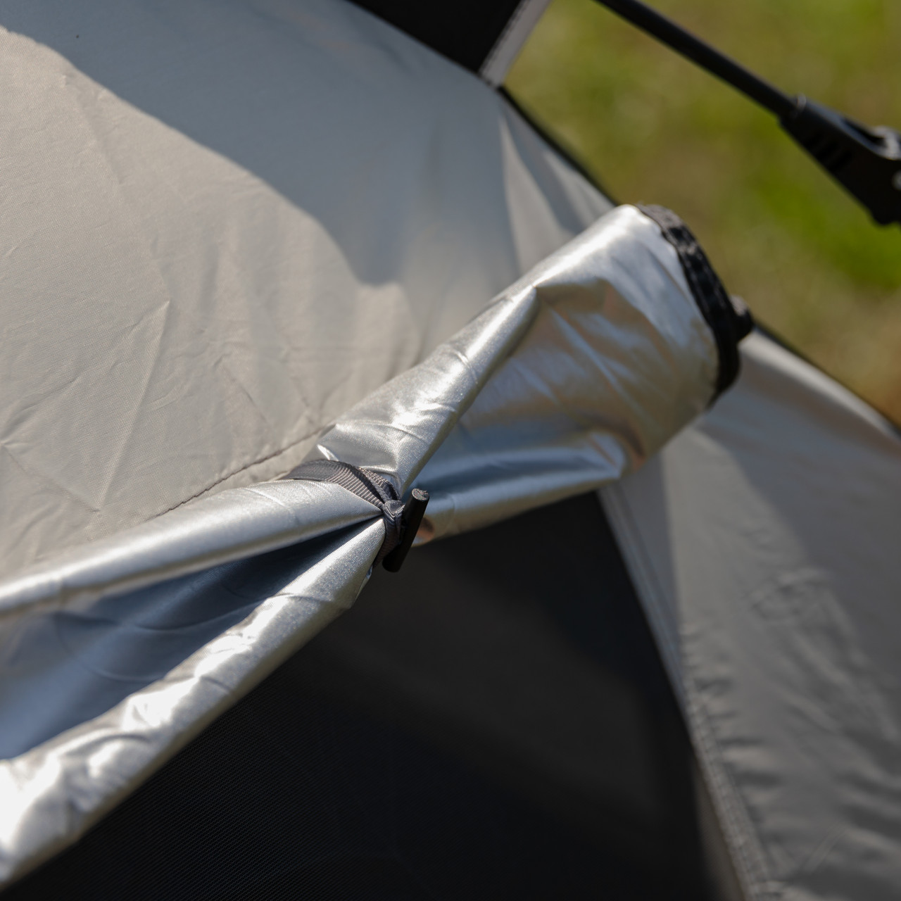 Намет автоматичний тримісний 2 на 2 (м) кемпінговий туристичний LU-016B Чорний