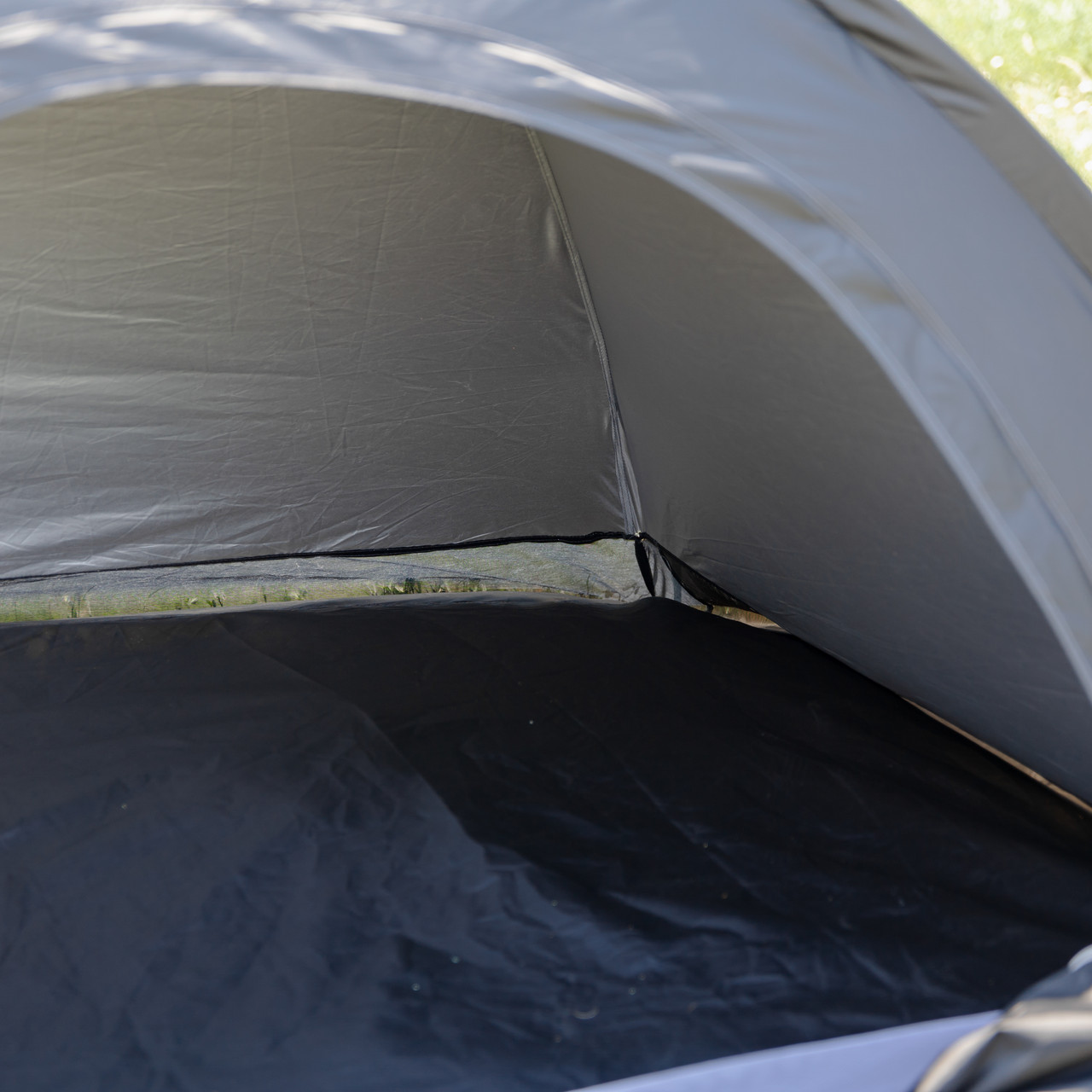 Намет двомісний 200×150×120 см кемпінговий туристичний для риболовлі LU-025B Чорний