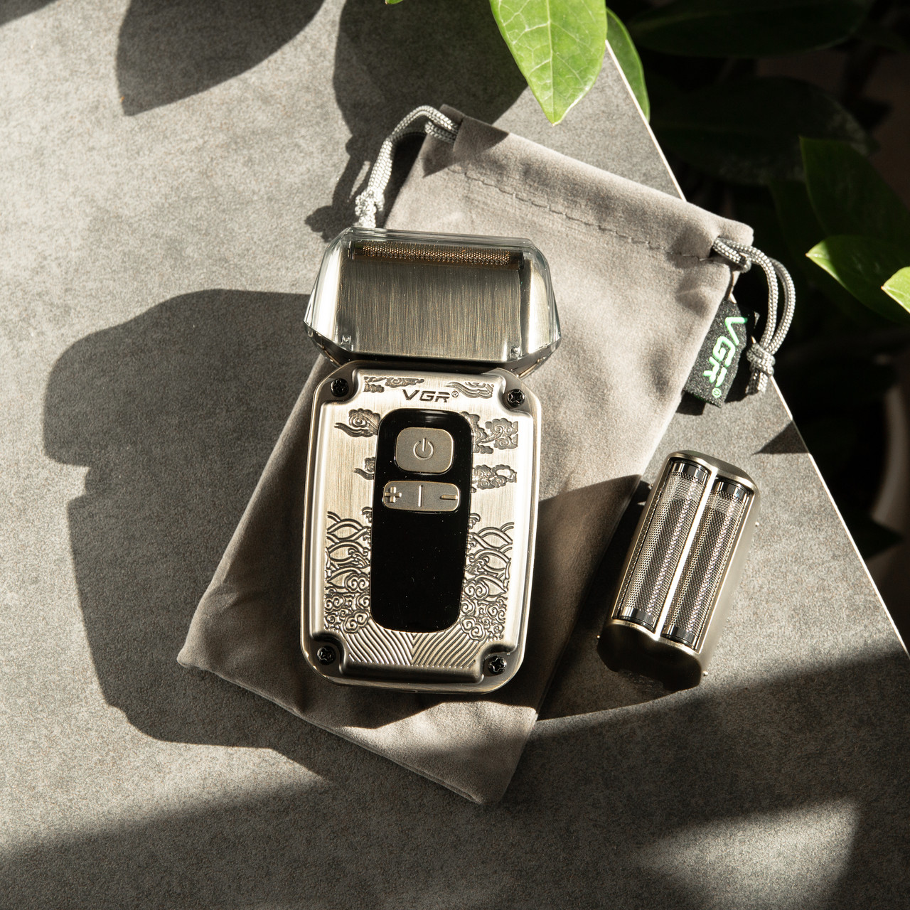 Електробритва-шейвер VGR V-337 акумуляторна з двома бритвенними головками