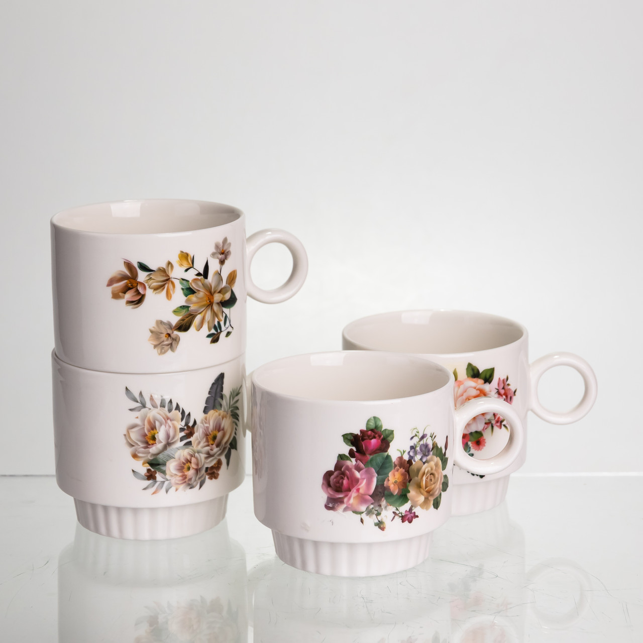Набір чашок для чаю та кави на металевій підставці Flower 4 (шт) по 300 (мл) подарунковий набір порцелянових чашок FM-7