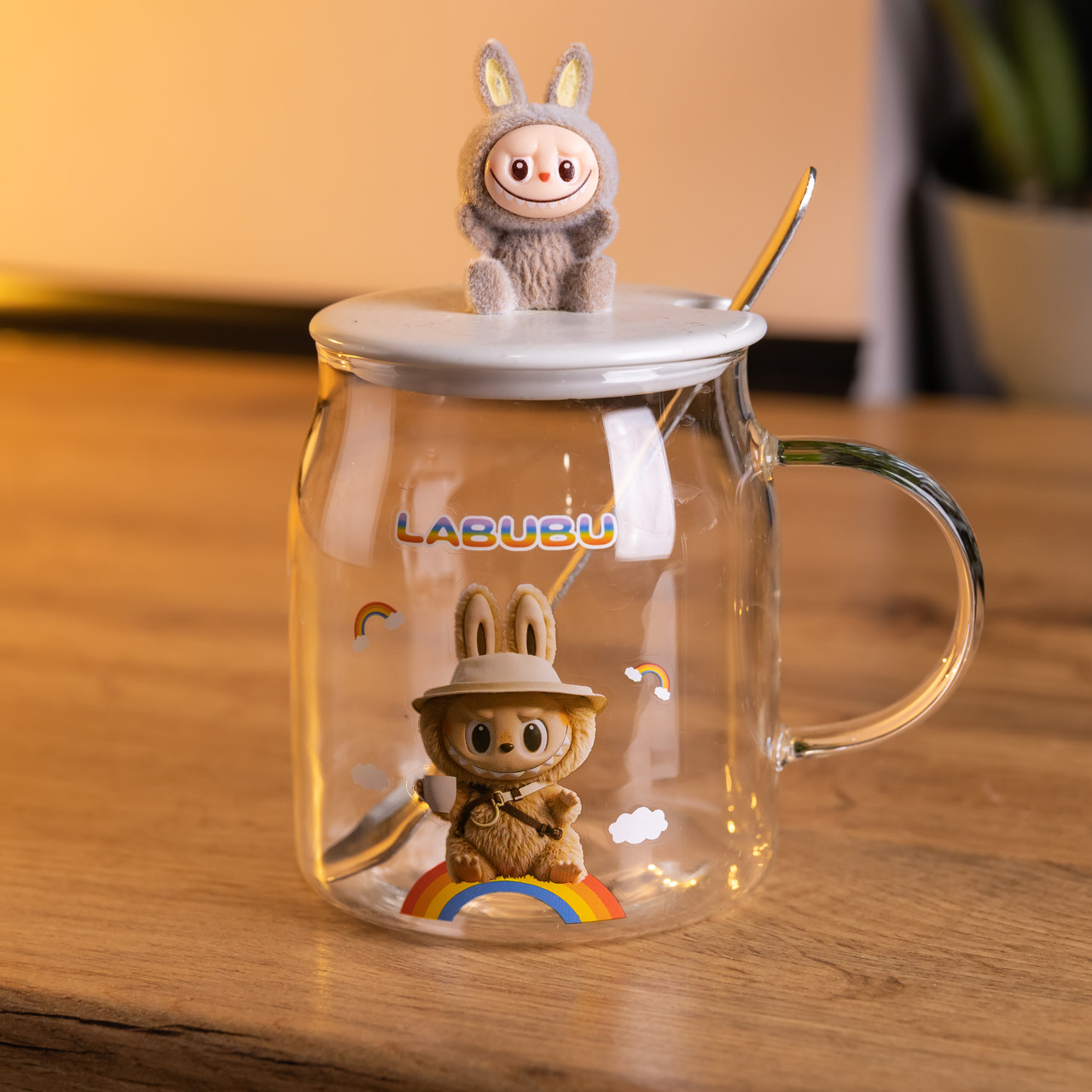 Новорічна велика скляна чашка "Лабубу" з кришкою та ложкою 600 мл, Святкова кружка чашка для дітей на подарунок Коричневий FM-56C