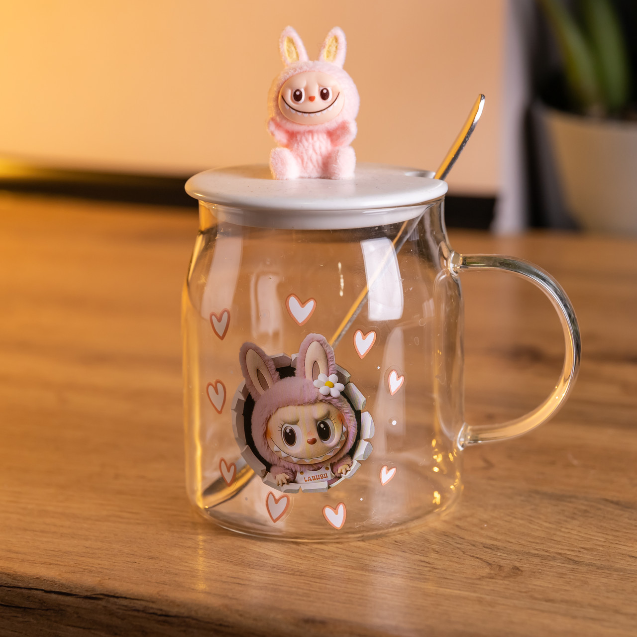Новорічна велика скляна чашка "Лабубу" з кришкою та ложкою 600 мл, Святкова кружка чашка для дітей на подарунок Рожевий FM-56B