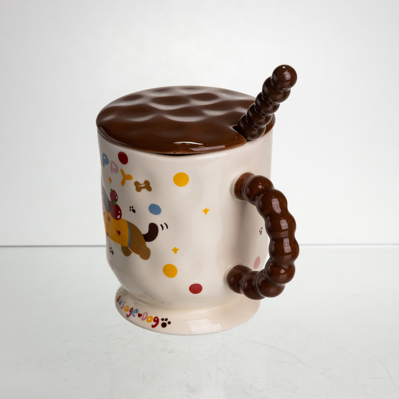 Новорічна порцелянова чашка "Весела Такса" з кришкою та ложкою 400 мл, Святкова кружка чашка для дітей на подарунок FM-17A