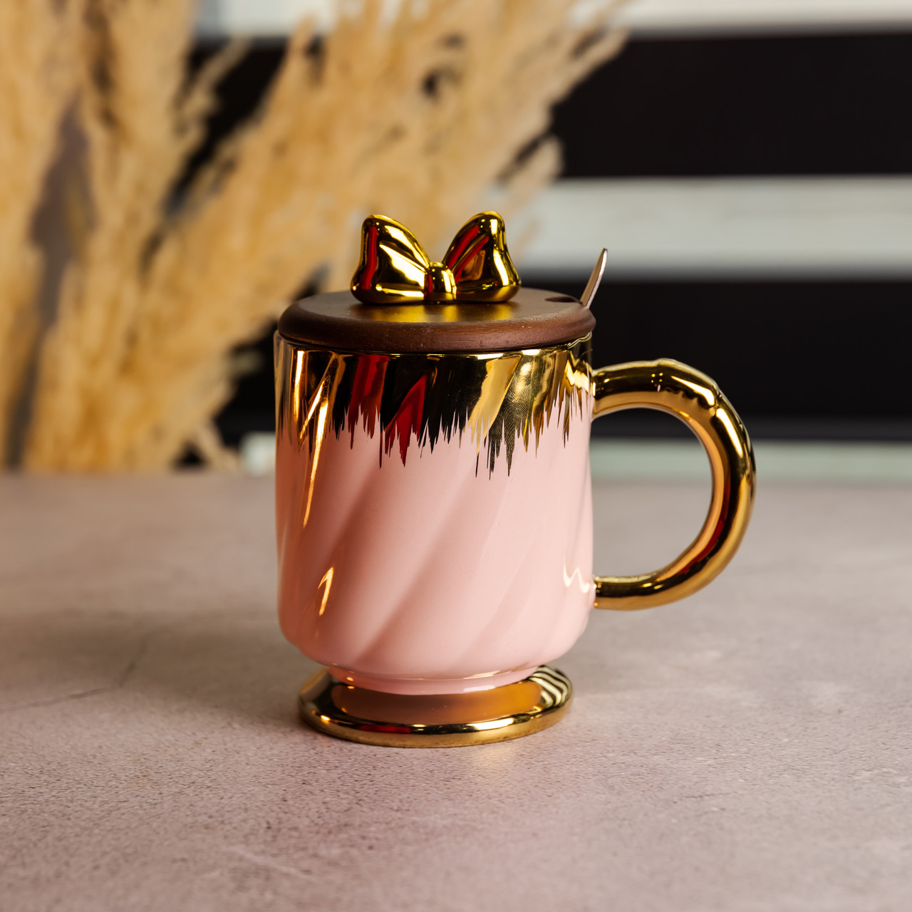 Новорічна порцелянова чашка «Золотий Вихор» 450 мл з кришкою і ложкою Yiwu FM-23B