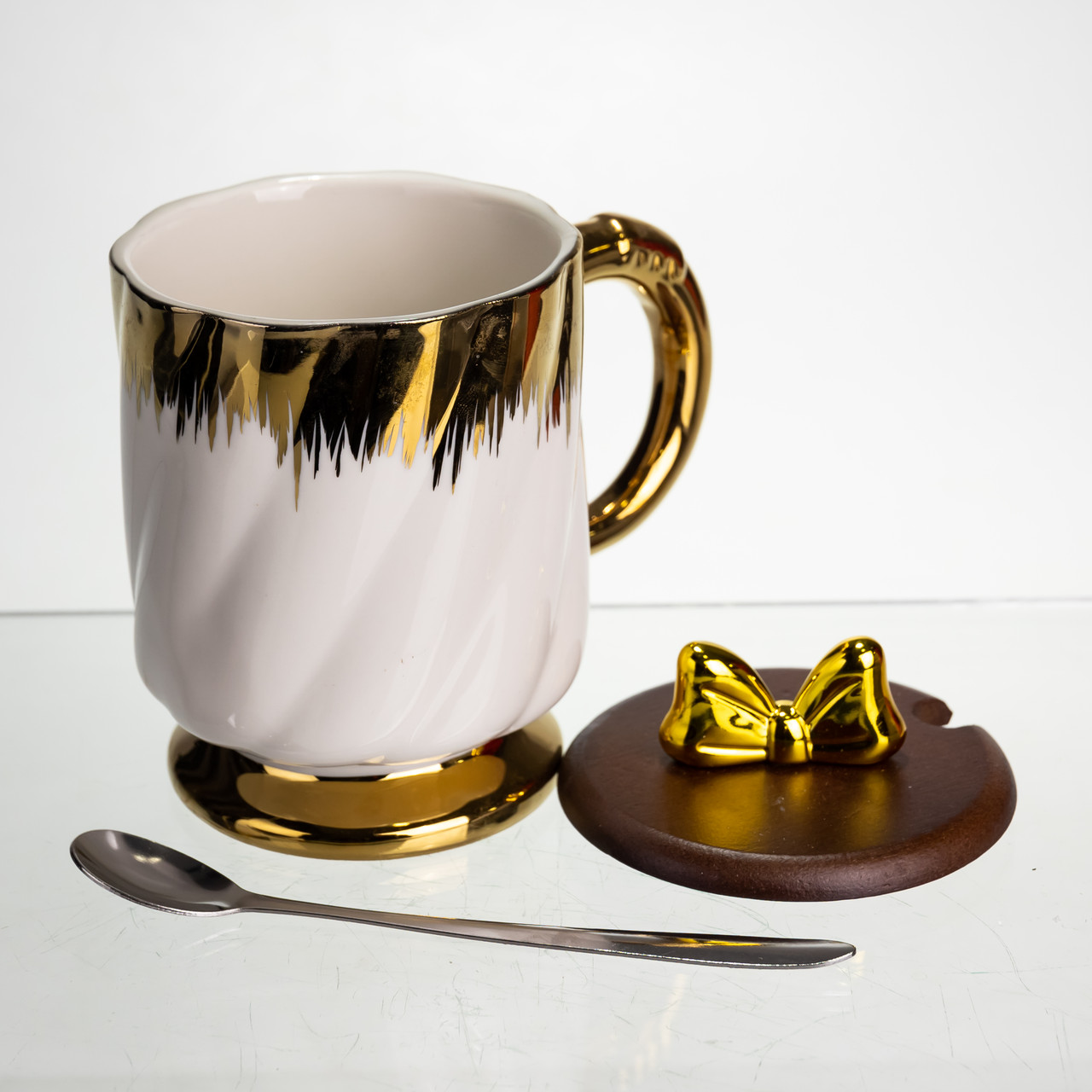 Новорічна порцелянова чашка «Золотий Вихор» 450 мл з кришкою і ложкою Yiwu FM-23D