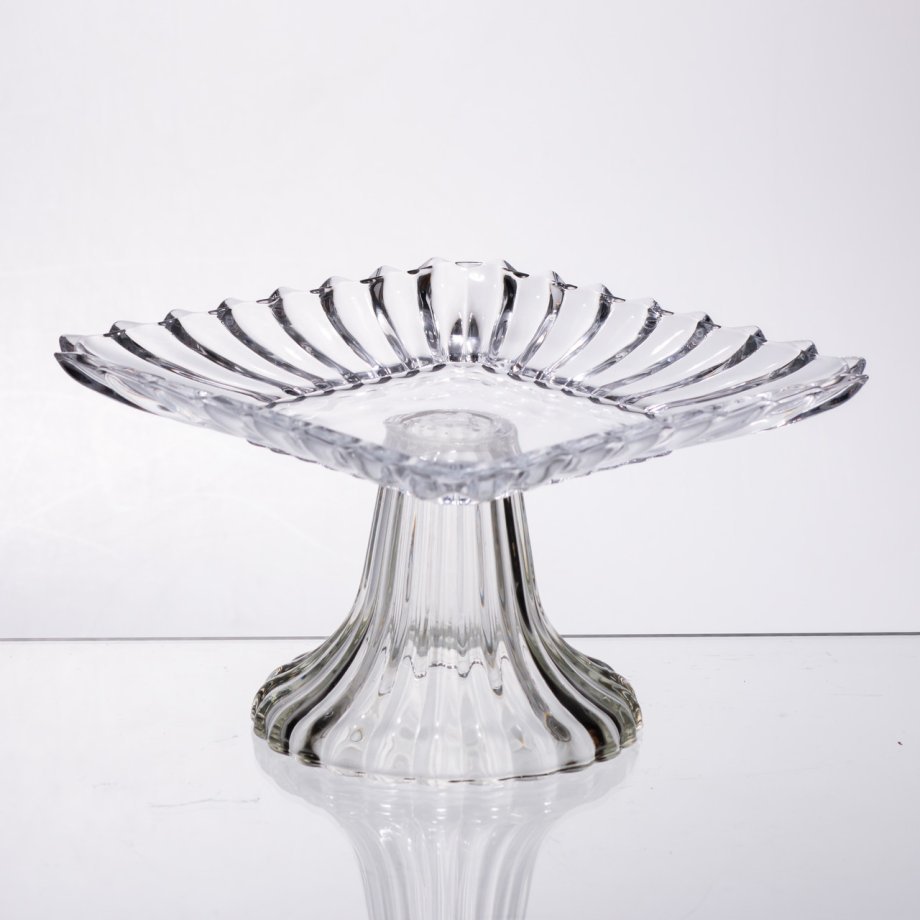 Тортівниця скляна квадратна на ніжці, прозора підставка для торта, десертів, сервірування столу 16×16 см 64486-16