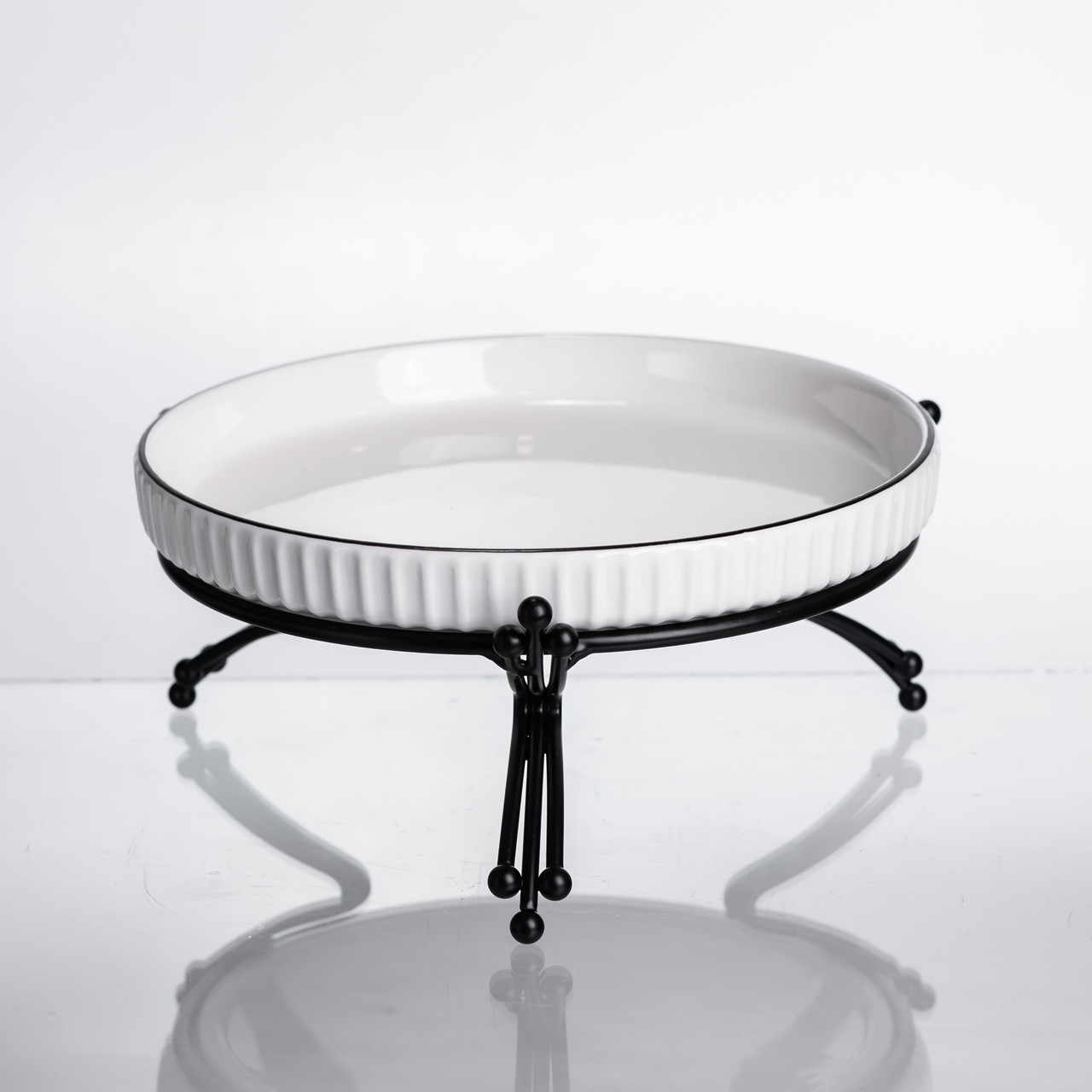 Фруктовниця порцелянова на металевій підставці Ø20 кругла ваза цукерка для фруктів Чорний LB-1570B