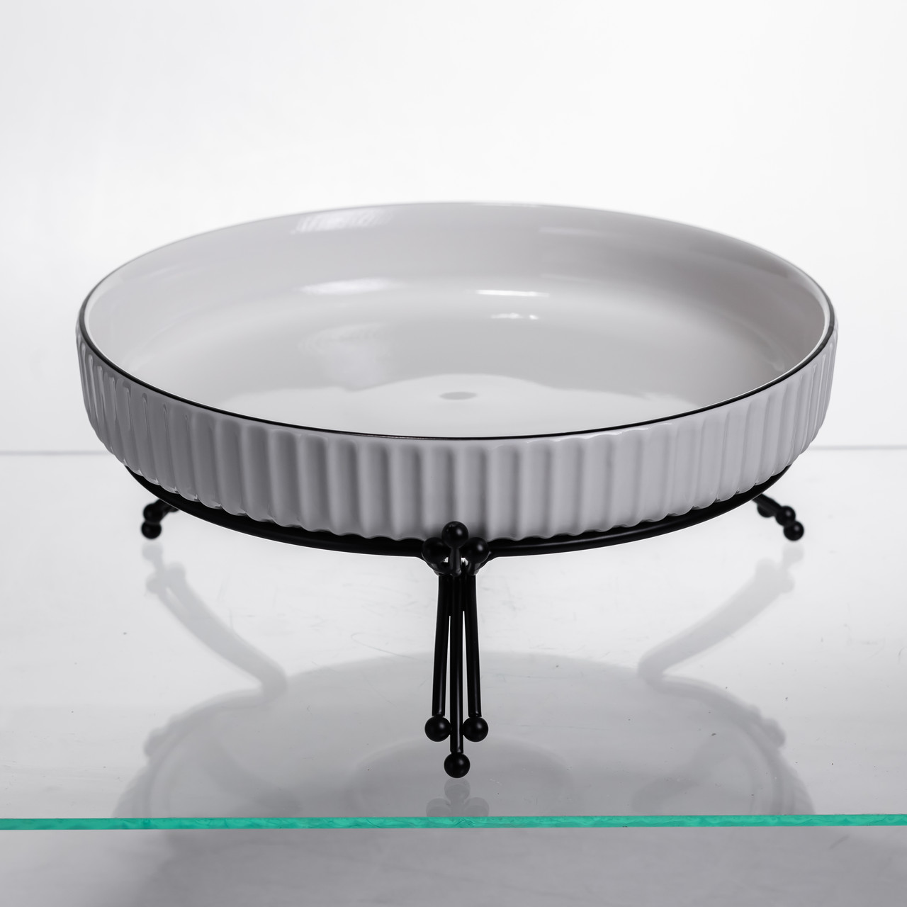 Фруктовниця порцелянова на металевій підставці Ø25 (см) кругла ваза цукерниця для фруктів Білий із чорним LB-1572B