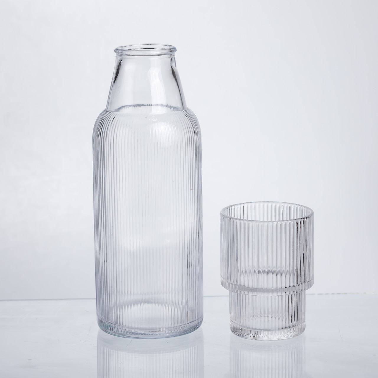 Глечик 700 мл зі склянкою 1 (шт) графин для компоту соку води лимонаду глечик для напоїв Прозорий HP-19-L3