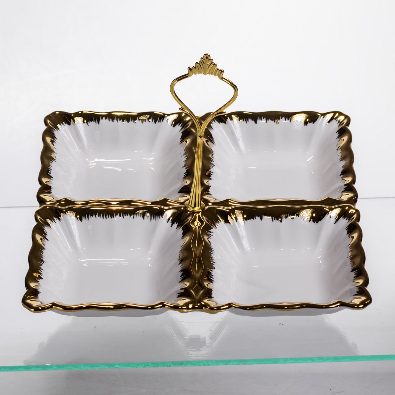 Менажниця порцелянова на 4 секції для закусок тарілка менажниця 22.5×22.5×3 (см) менажниця з ручкою Білий з золотом LC-BYL-101