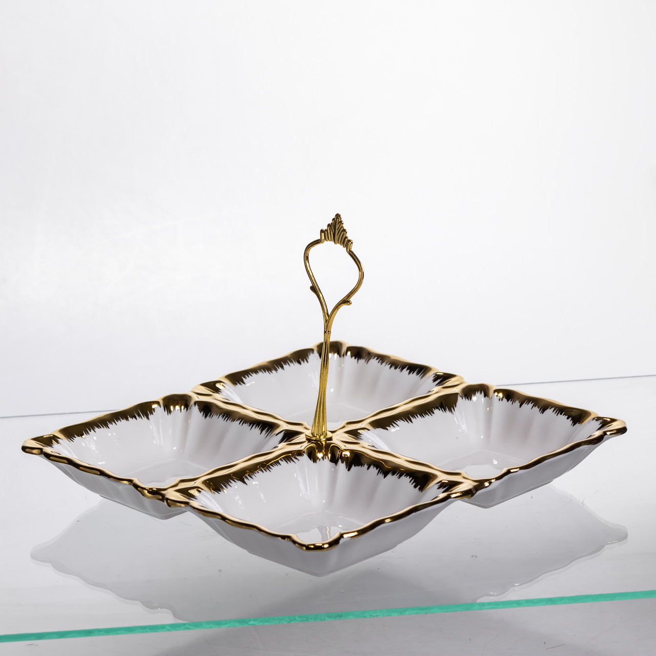 Менажниця порцелянова на 4 секції для закусок тарілка менажниця 22.5×22.5×3 (см) менажниця з ручкою Білий з золотом LC-BYL-101