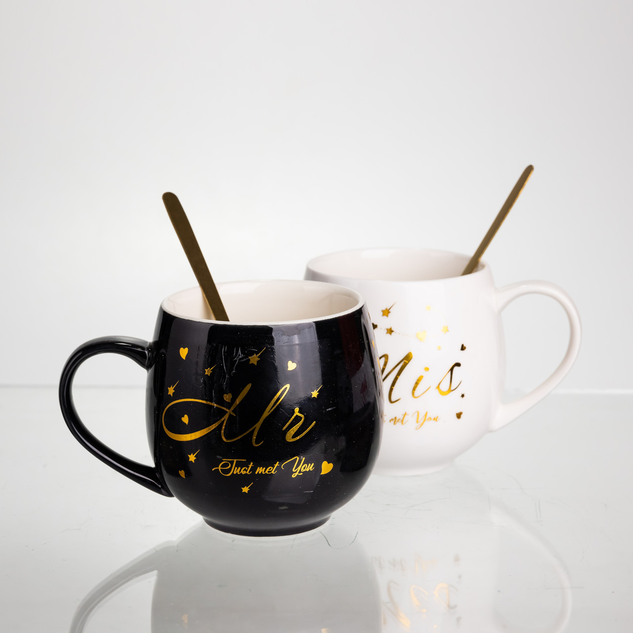 Набір парних порцелянових чашок Mr&Mis 2 (шт) по 350 (мл) чашки на подарунок з ложкою Чорний з білим FM-29