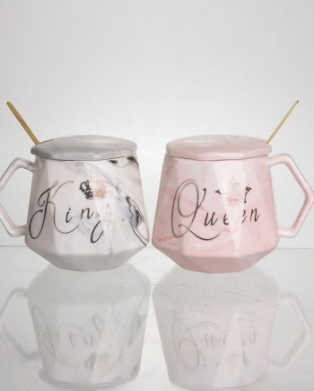 Набір парних порцелянових чашок Queen&King 2 (шт) по 400 (мл) чашки на подарунок із кришкою і ложкою Рожевий з блакитним FM-31