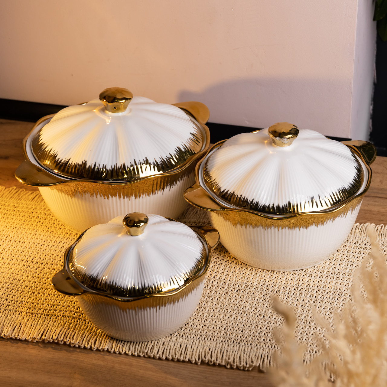 Набір супниць порцелянових 3 (шт) 0.8/1.8/2.5 (л) з позолотою XYL216-4A