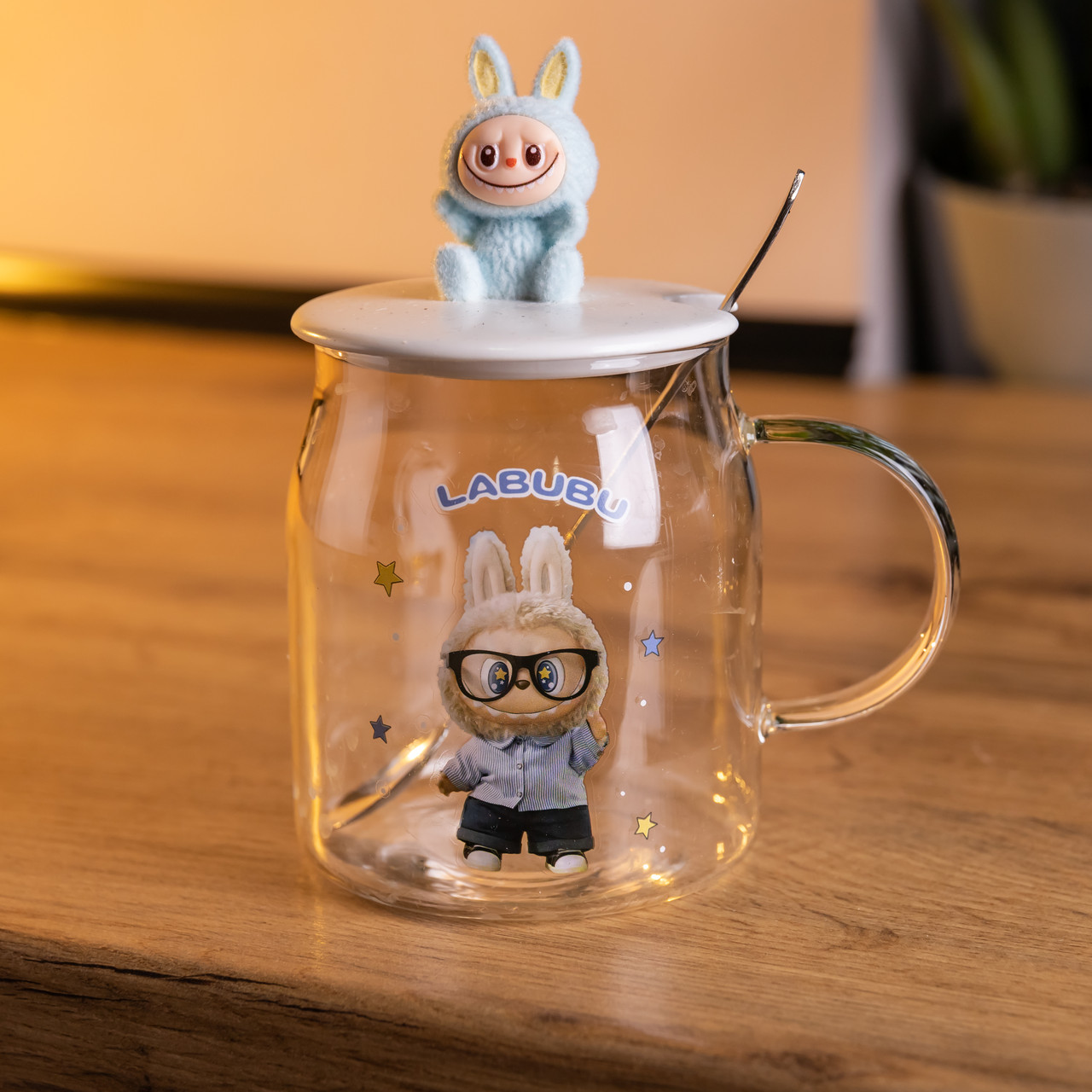 Новорічна велика скляна чашка "Лабубу" з кришкою та ложкою 600 мл, Святкова кружка чашка для дітей на подарунок Блакитний FM-56D