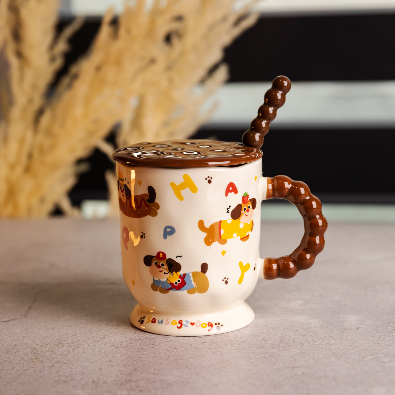 Новорічна порцелянова чашка "Весела Такса" з кришкою та ложкою 400 мл, Святкова кружка чашка для дітей на подарунок FM-17B