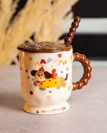 Новорічна порцелянова чашка "Весела Такса" з кришкою та ложкою 400 мл, Святкова кружка чашка для дітей на подарунок FM-17A