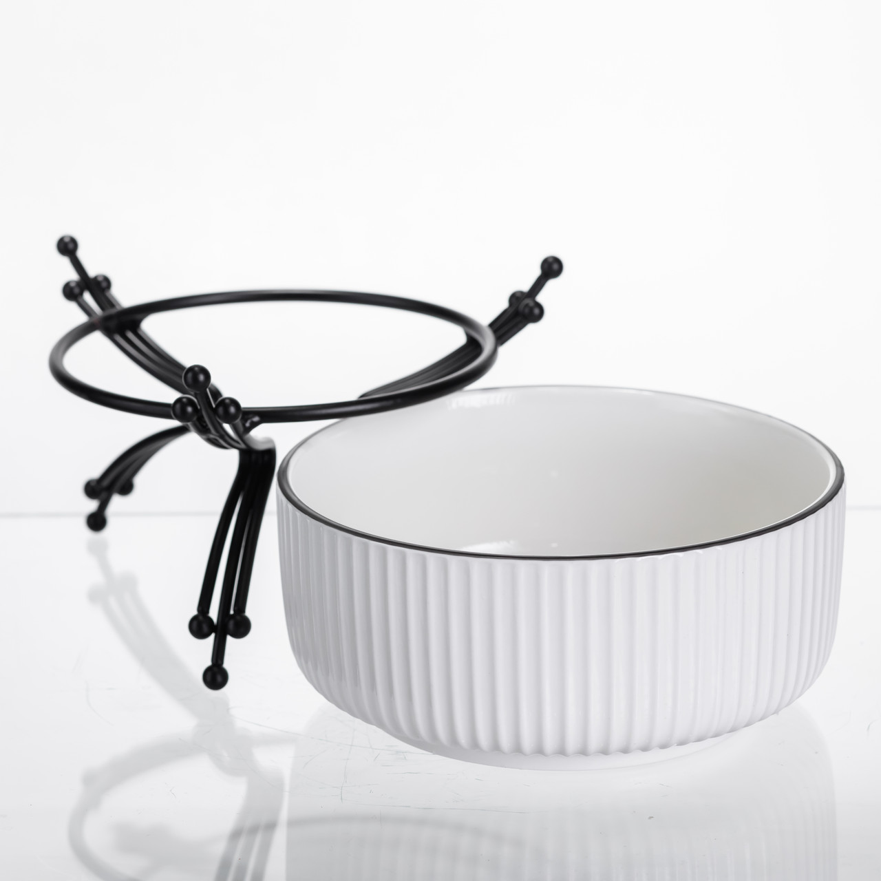 Салатник порцеляновий на металевій підставці Ø16 (см) тарілка для салату салатниця Чорний LB-1568B