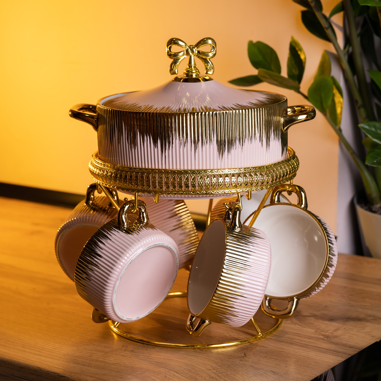 Суповий сервіз на 6 персон супниця 2 (л) на підставці з бульйонницями 400 (мл) тарілки для супу Рожевий з золотом FM-A23-5