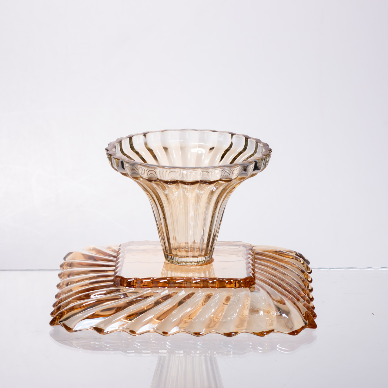 Тортівниця скляна квадратна на ніжці, 16×16 см Коричнева 64486-18